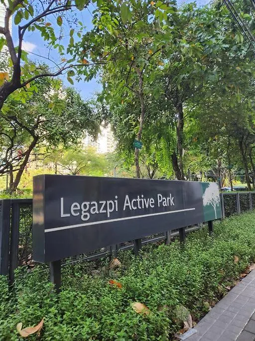 Apartment Kl Tower Executive Studio With Balcony Near Aim Makati Cbd Greenbelt Mall Manila