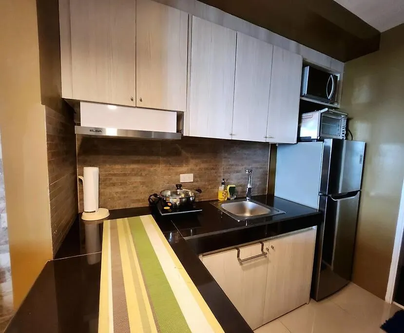 Apartment Kl Tower Executive Studio With Balcony Near Aim Makati Cbd Greenbelt Mall Manila