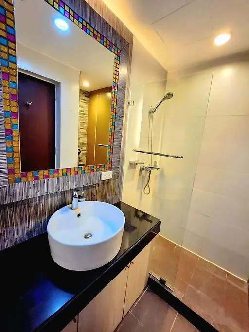 Kl Tower Executive Studio With Balcony Near Aim Makati Cbd Greenbelt Mall Manila 0*,  Philippines